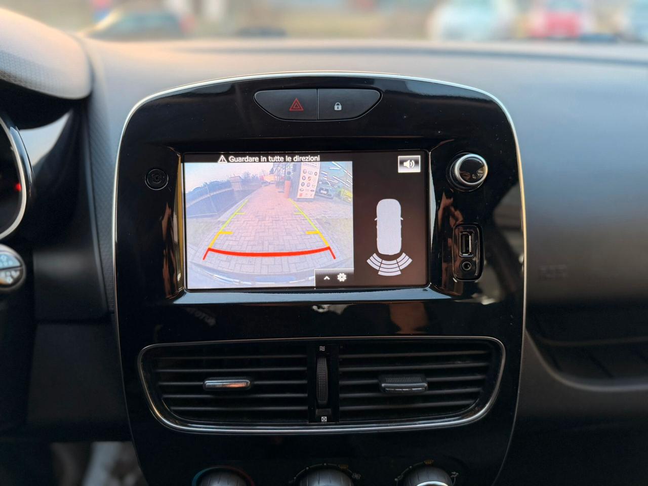 Renault Clio TCe 12V 75 CV 5 porte Moschino Intens