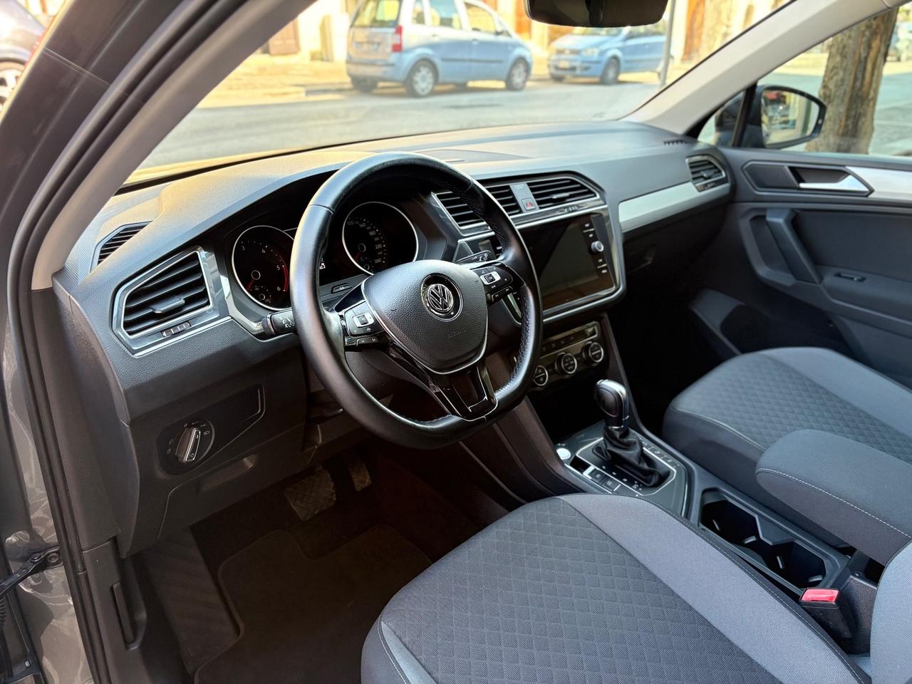 Volkswagen Tiguan 2.0 TDI DSG R-Line FULL/LED/NAV
