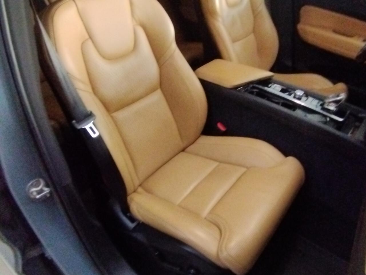 Volvo XC 60 XC60 B4 (d) automatico Plus Bright AUTOCARRO 5 POSTI