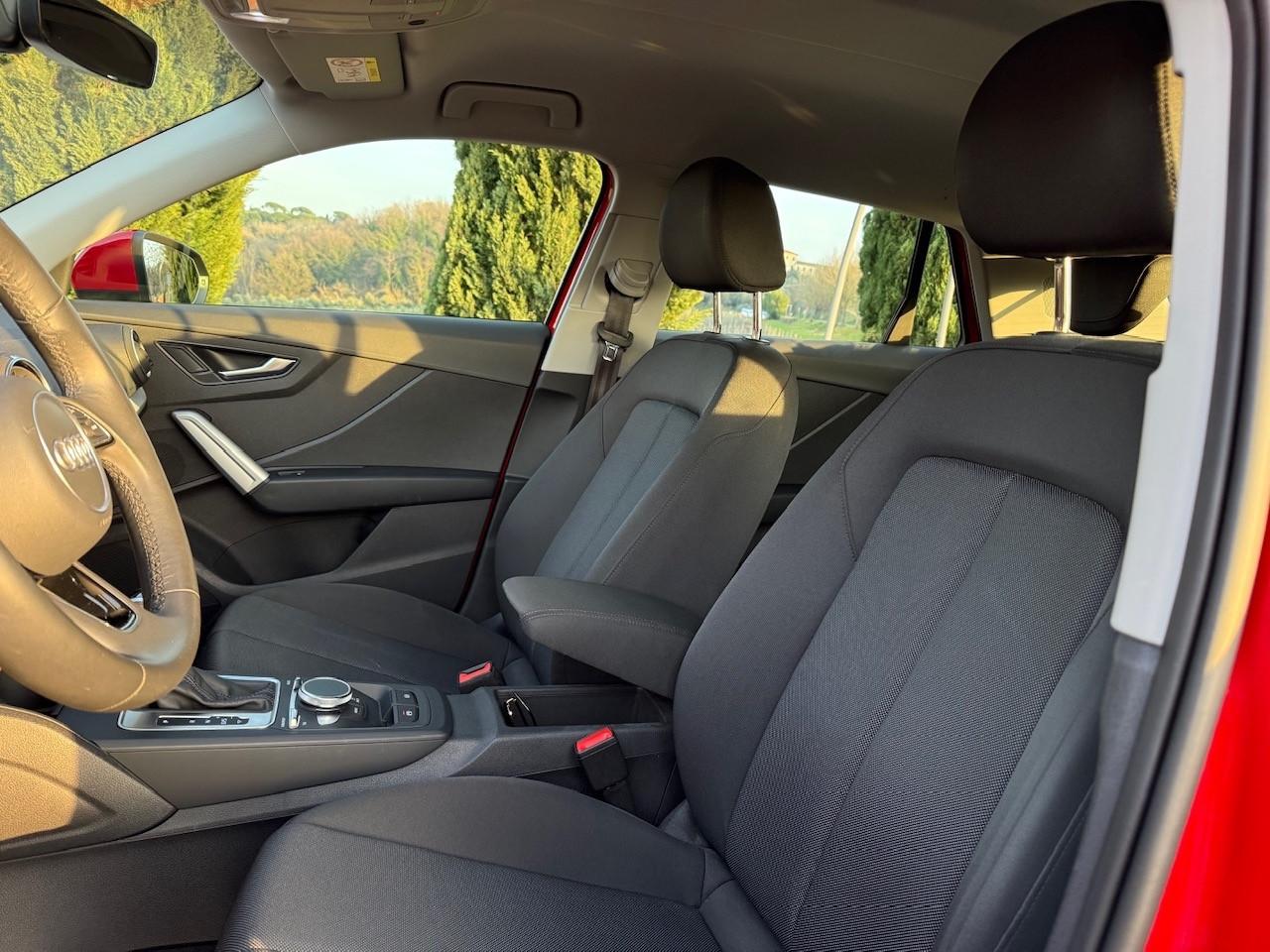 Audi Q2 40 TFSI quattro S tronic Business Advanced