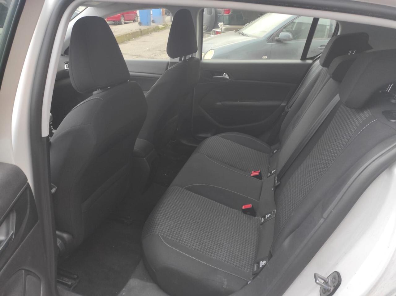 Peugeot 308 BlueHDi 100 S&S Business