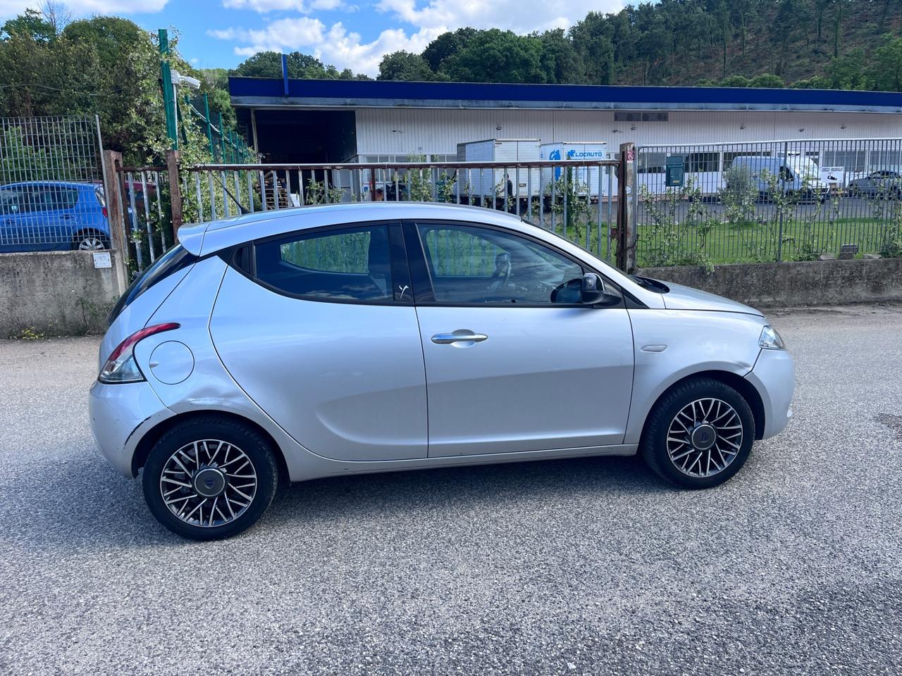 Lancia Ypsilon 1.2 69 CV 5 porte Silver