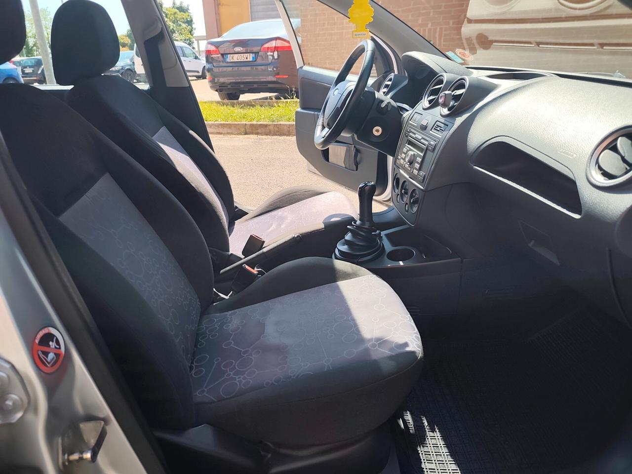 Ford Fiesta 1.2 Benz 5 porte lavori certificati