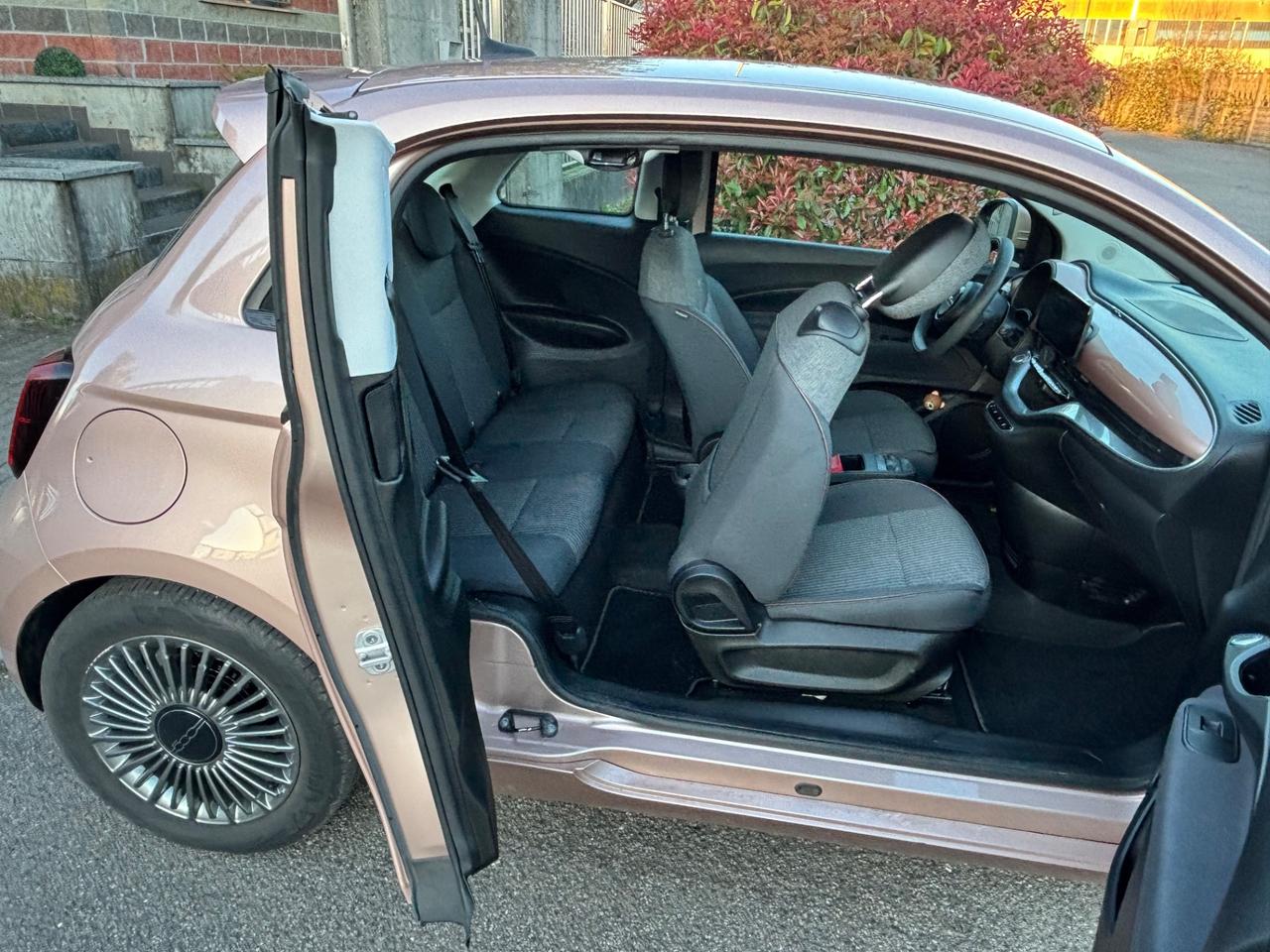 Fiat 500 500e 3+1 42 kWh Icon km 260 a piena carica