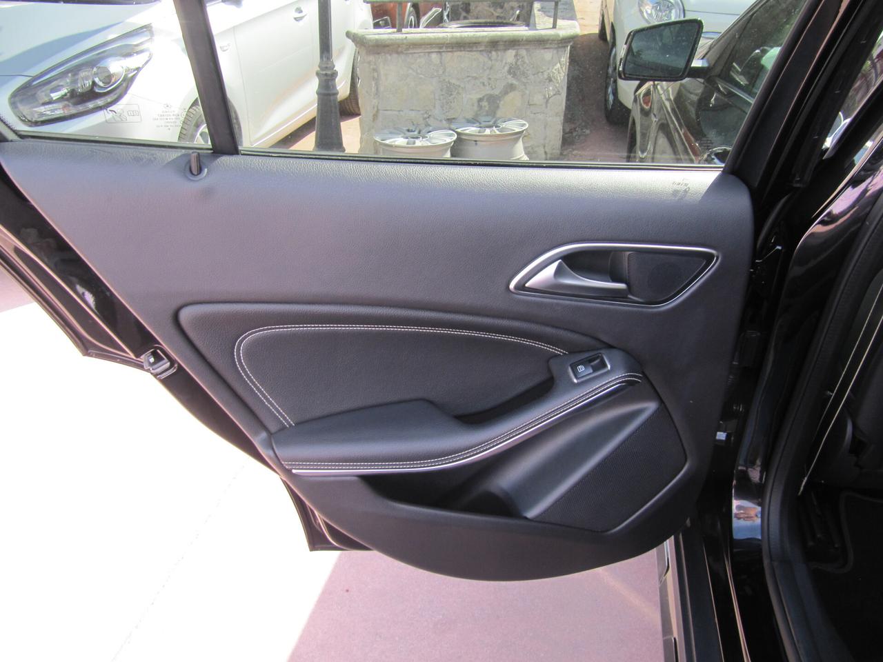 Mercedes-benz GLA 200 d Automatic Premium - tetto apribile