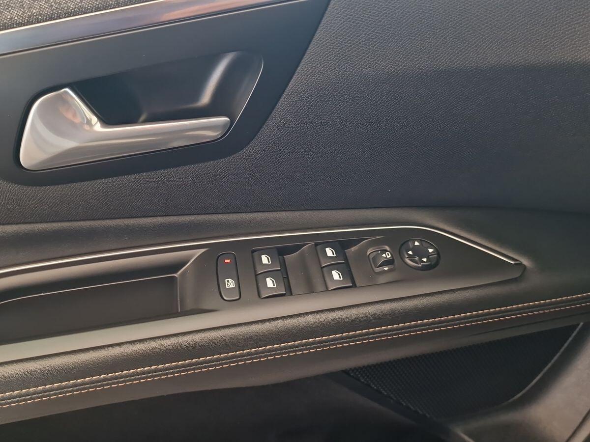 PEUGEOT 3008 1.5 DIESEL 130CV GT - LINE