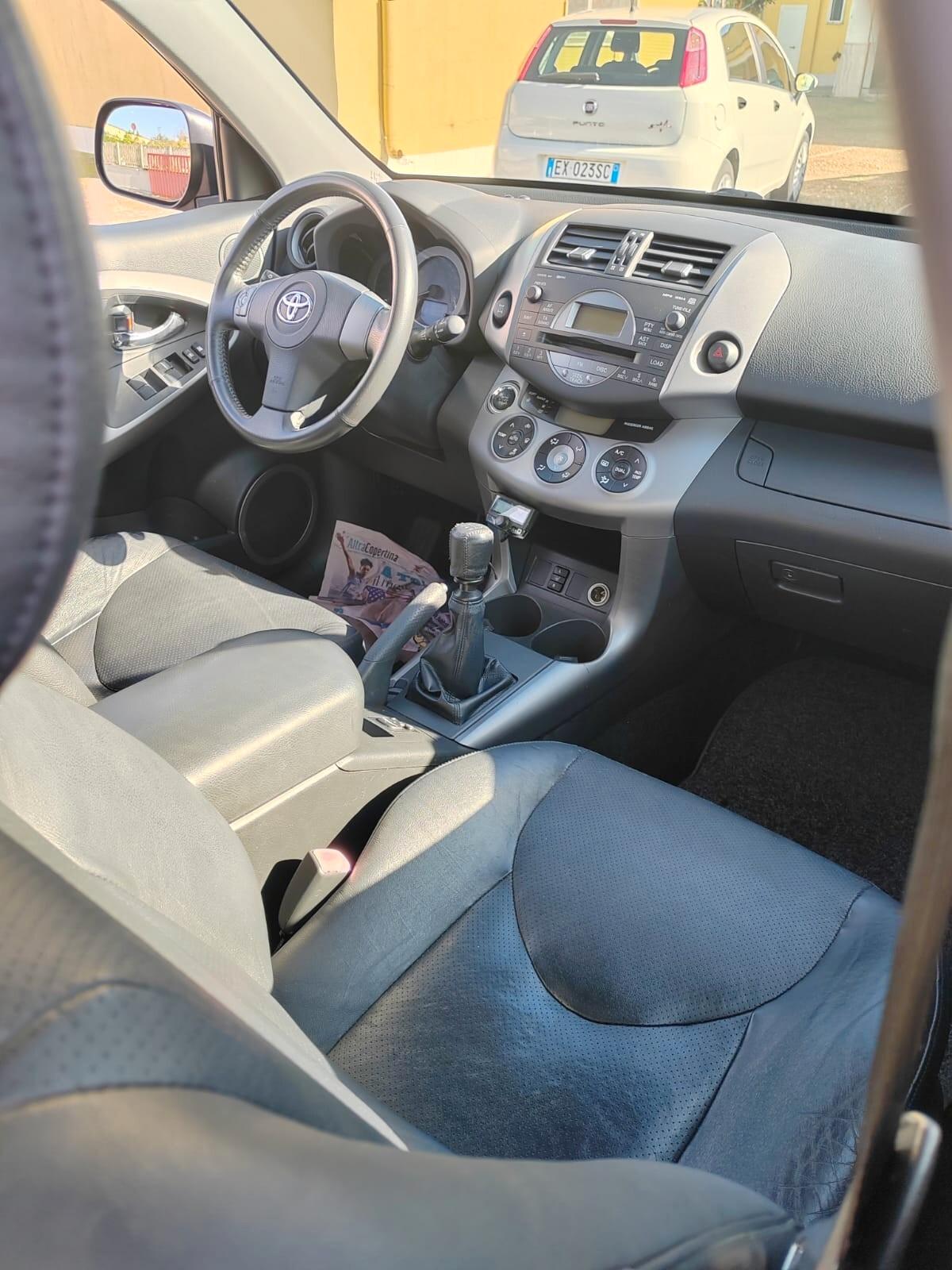 Toyota RAV 4 RAV4 Crossover 2.2 D-4D 177 CV Luxury