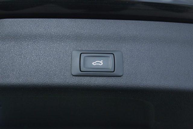 AUDI A6 Avant 40 2.0 TDI quattro S tronic Sport LED Matrix