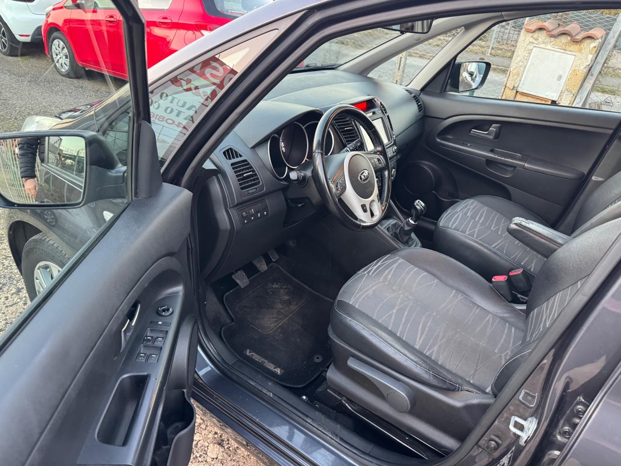 Kia Venga 1.4 CRDi 90CV Cool NEOPATENTATI