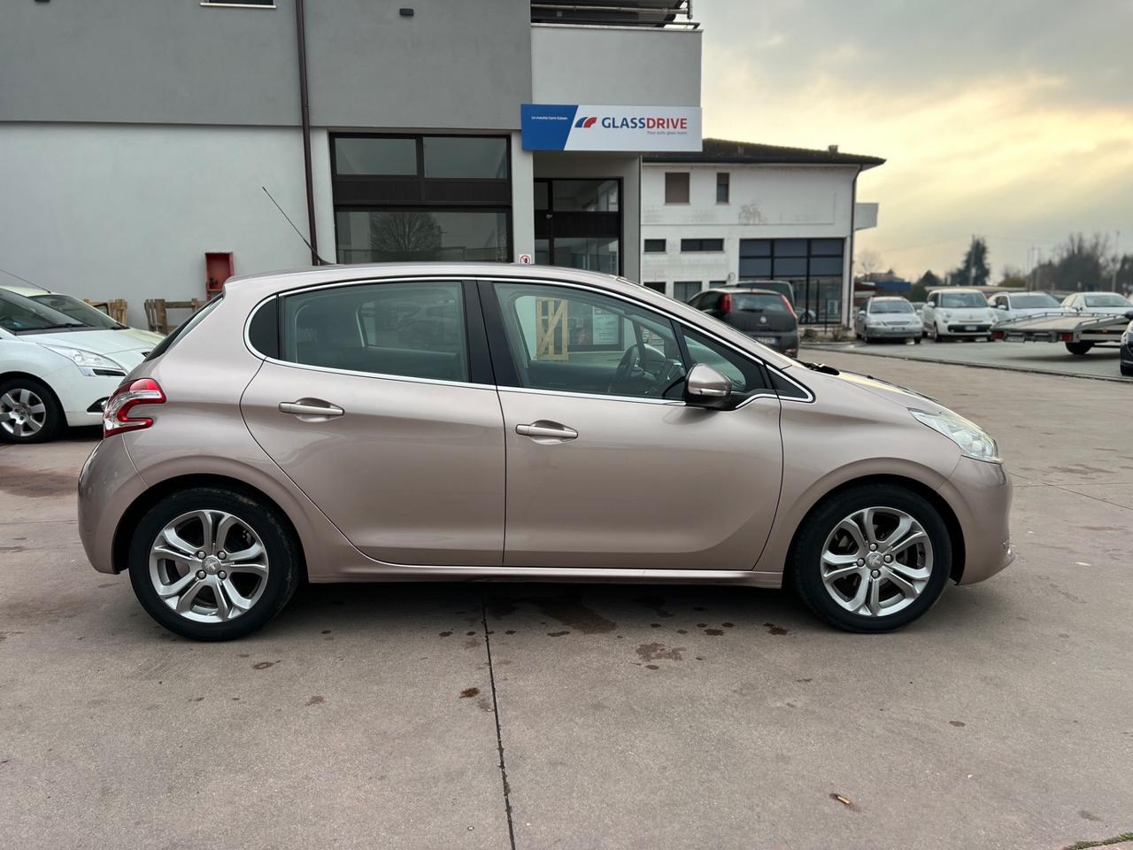 Peugeot 208 1.4 HDi 68 CV 5 porte Active