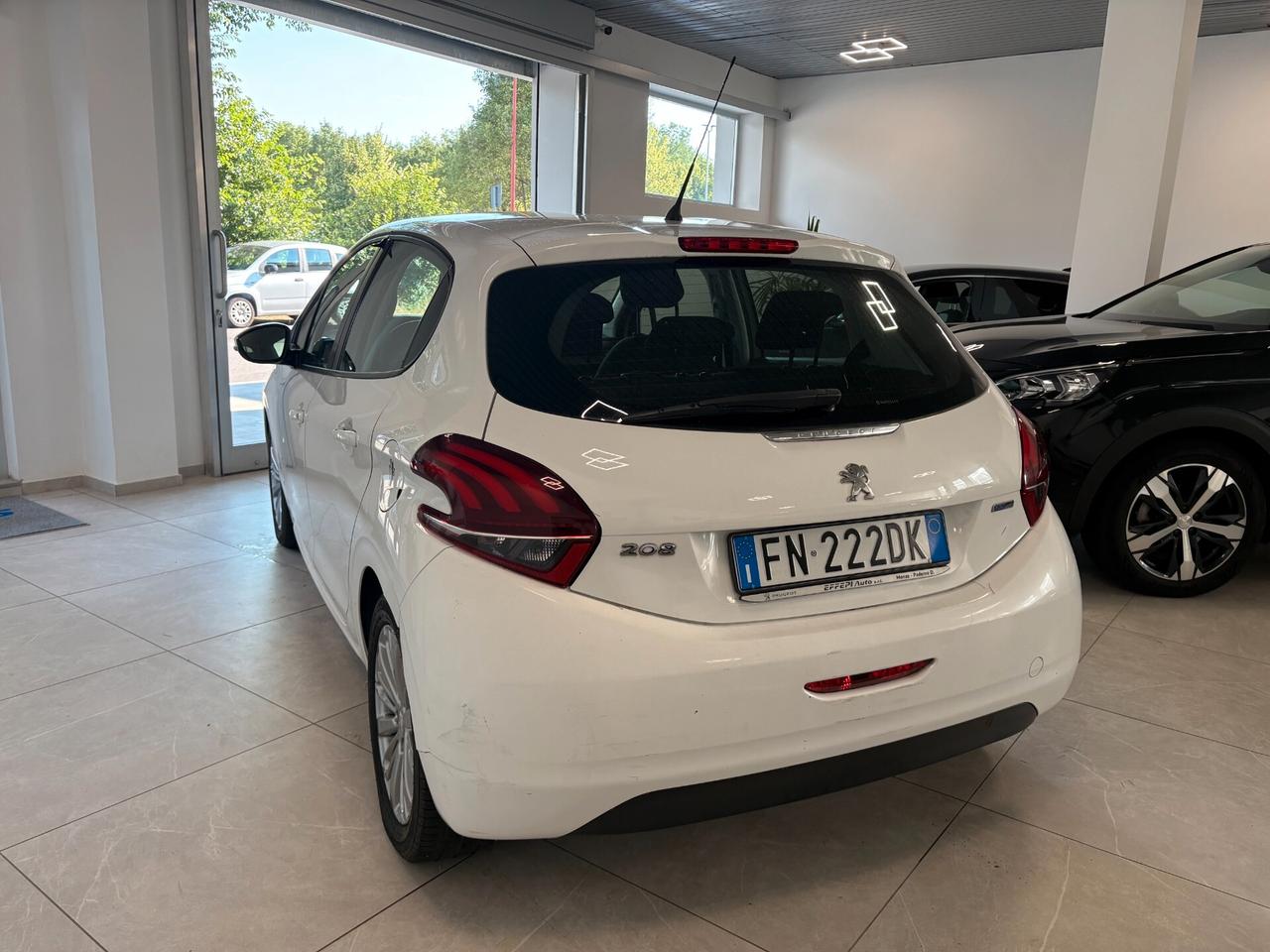 Peugeot 208 PureTech 82 5 porte Allure