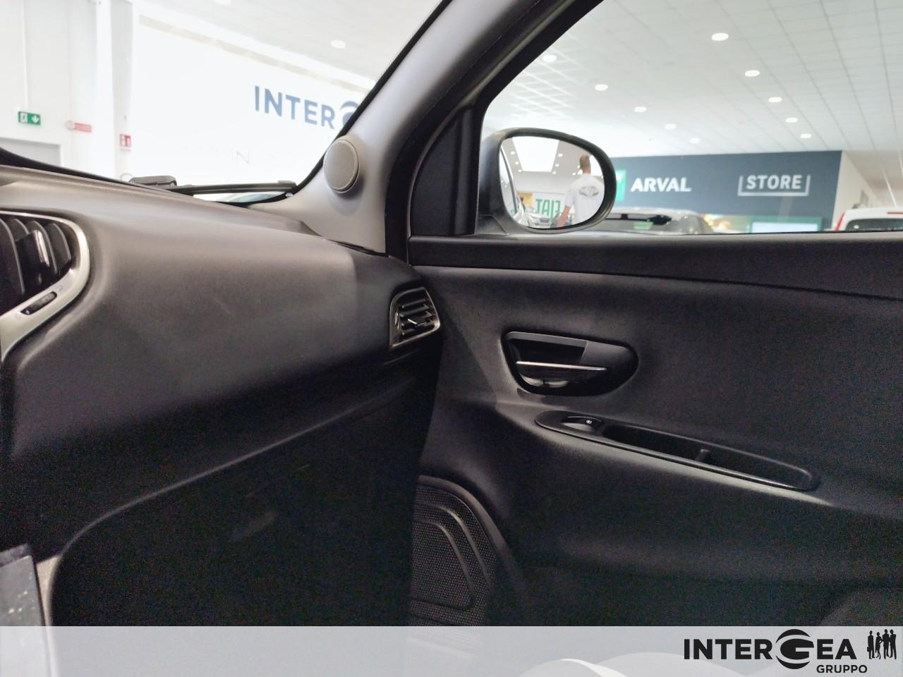 LANCIA Ypsilon 1.2 Gold 69cv my16