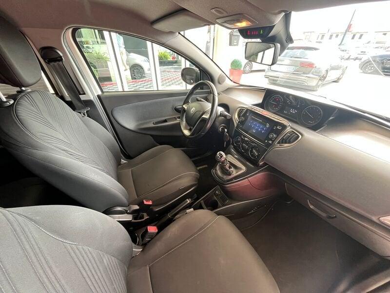 Lancia Ypsilon 1.0 FireFly 70cv S&S Hybrid GOLD