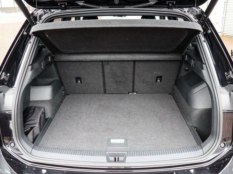 Volkswagen Tiguan 1.5 eTSI 150 CV EVO ACT DSG R-Line Nuovo Modello Led Matrix