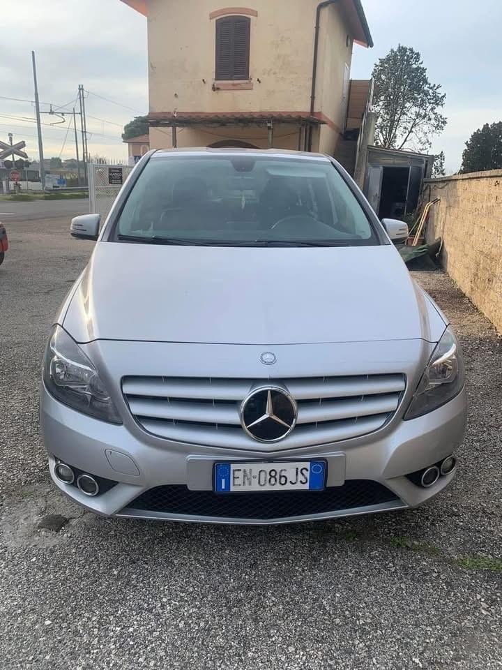 Mercedes-benz B 180