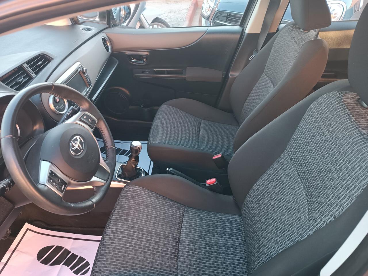 Toyota Yaris 1.0 5 porte