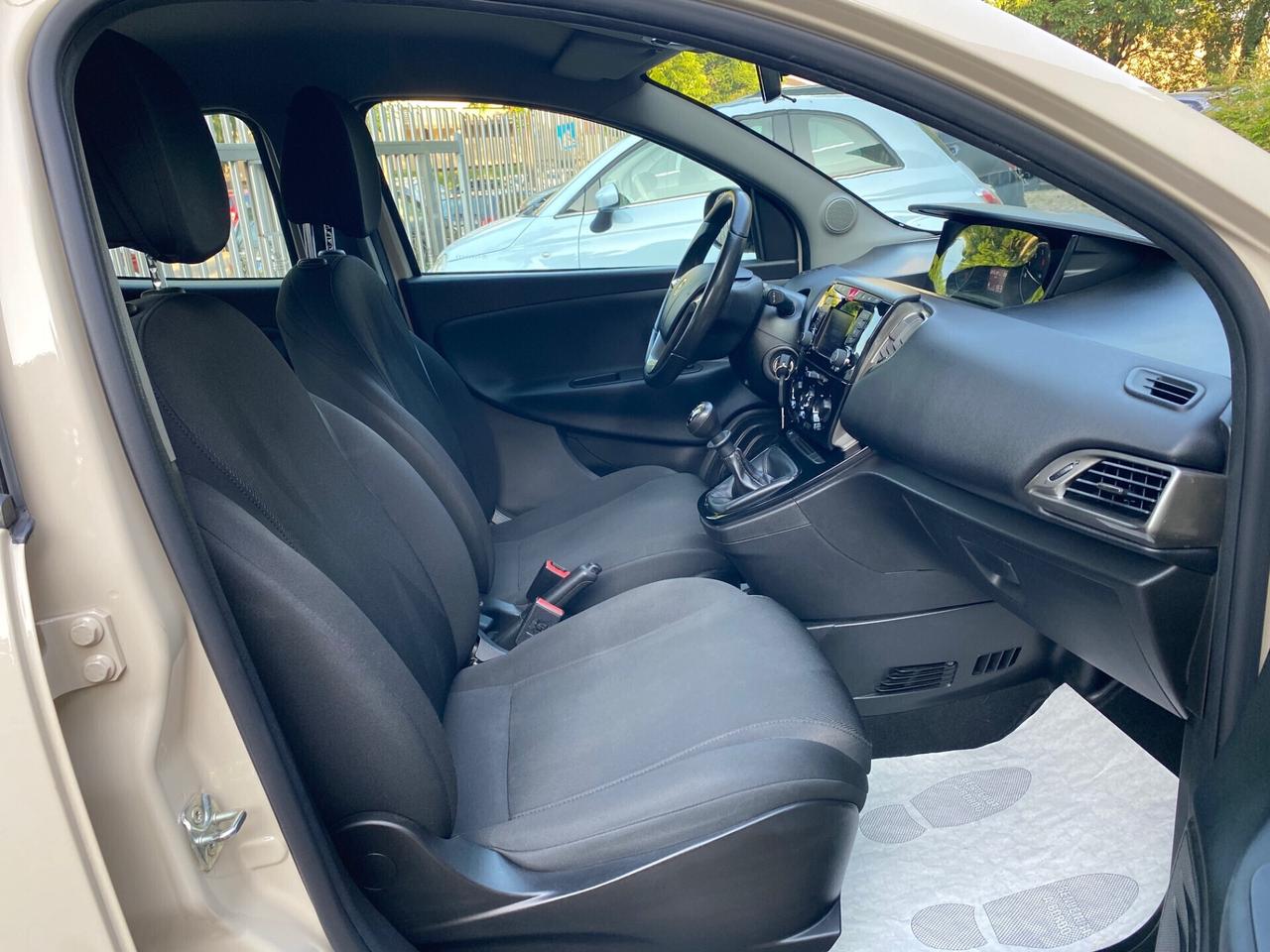 Lancia Ypsilon 1.2 69 CV 5 porte GPL Ecochic Gold