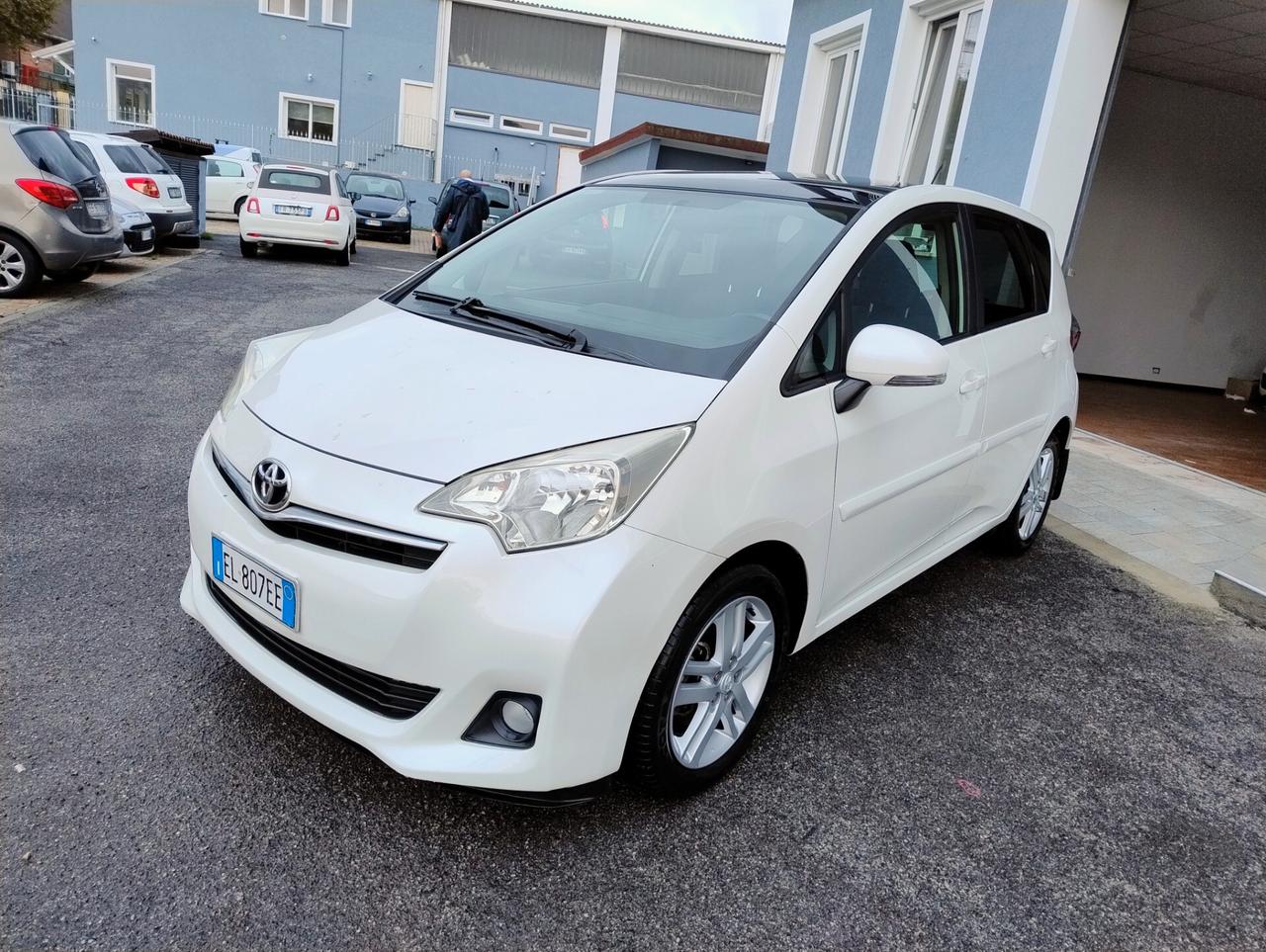 Toyota Verso S 1.3 euro5 89km navi camera full '12