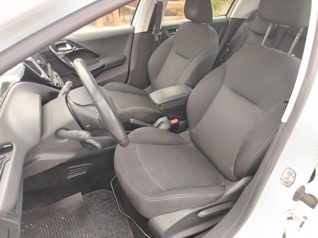 Peugeot 208 1.2 puretech Active s&s 82cv 5p neopatentati