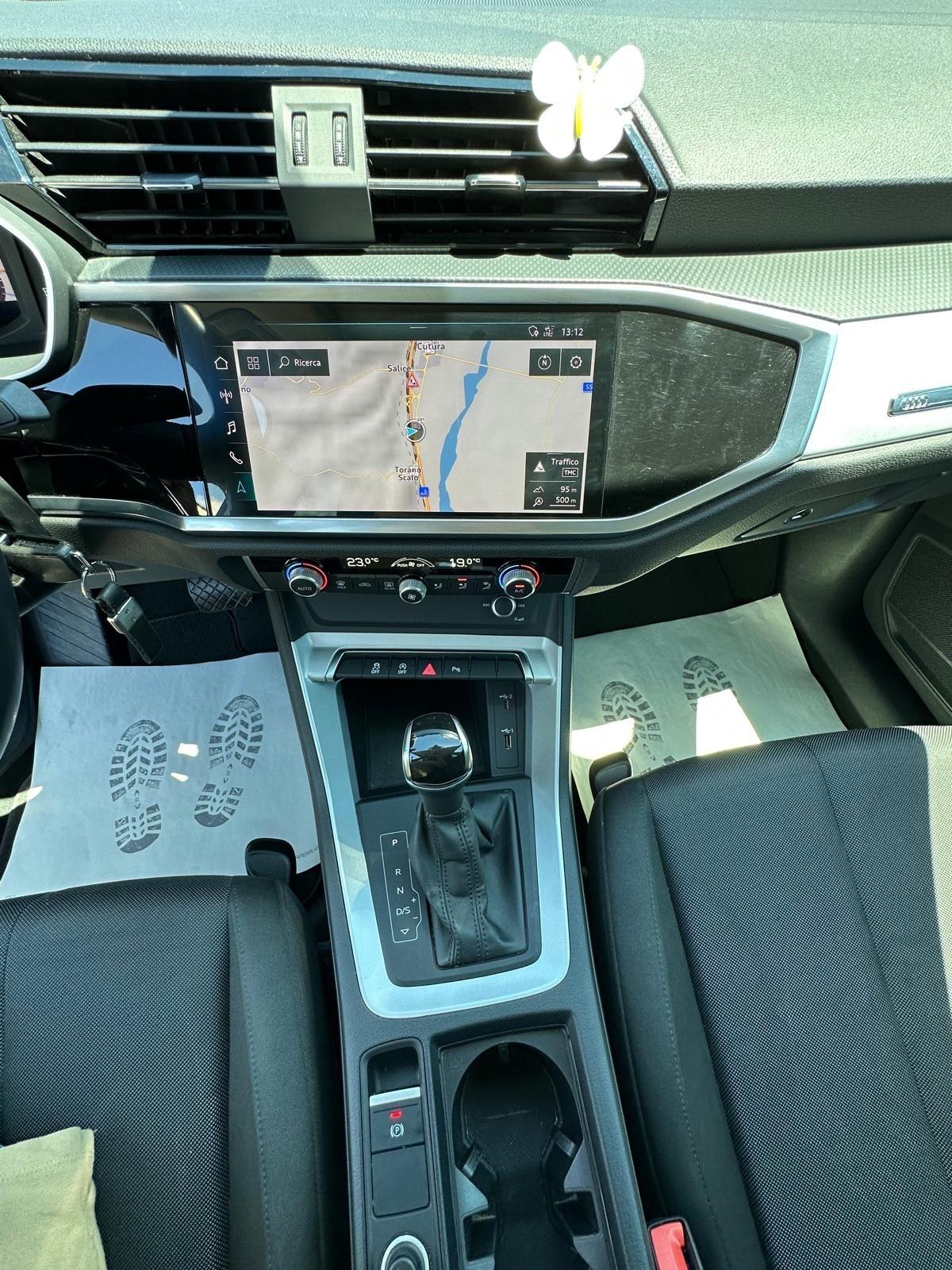 Audi Q3 35 TDI S tronic Business