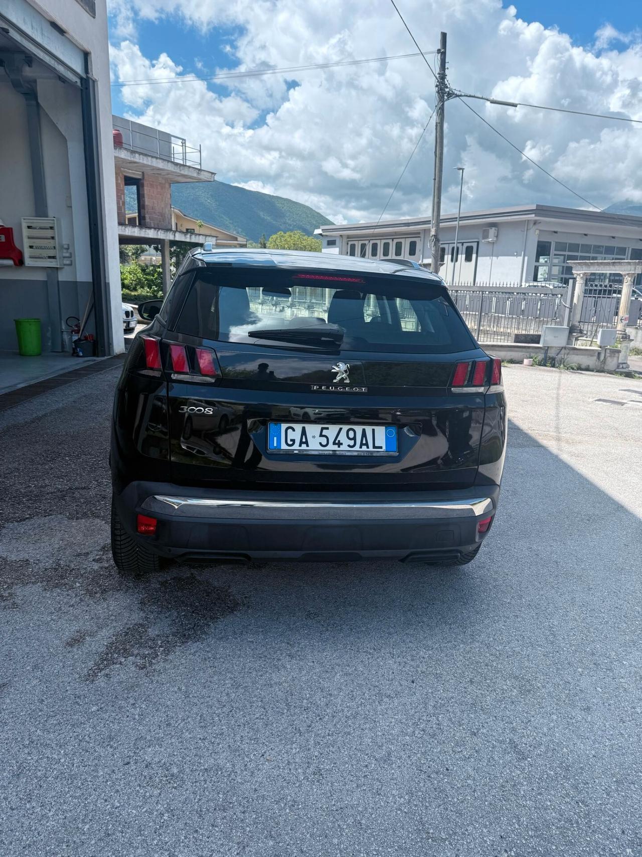 Peugeot 3008 BlueHDi 130 S&S Business