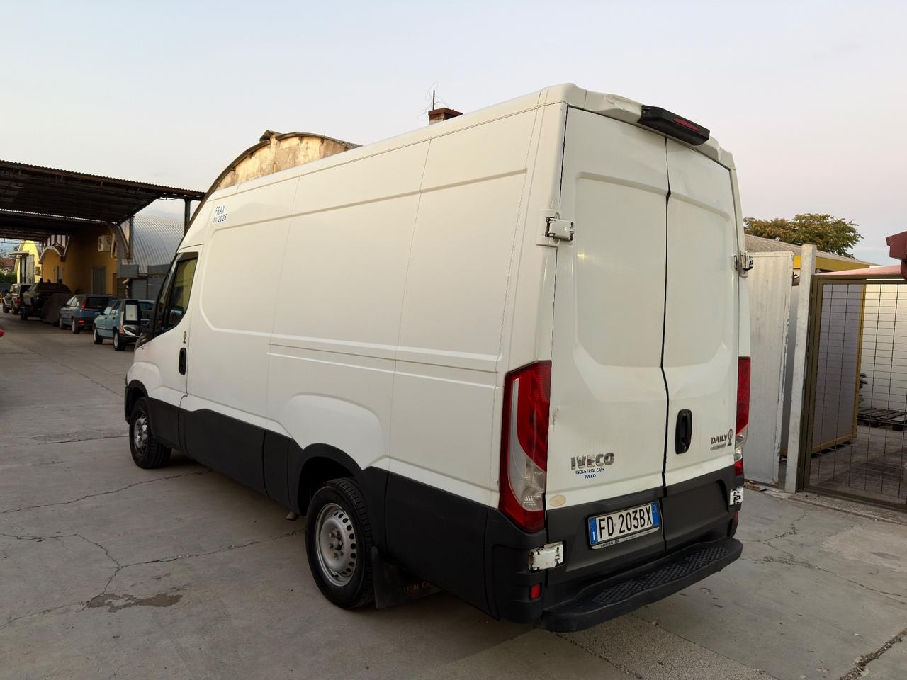 Iveco Daily Automatico 2.3 d 130cv con Frigo