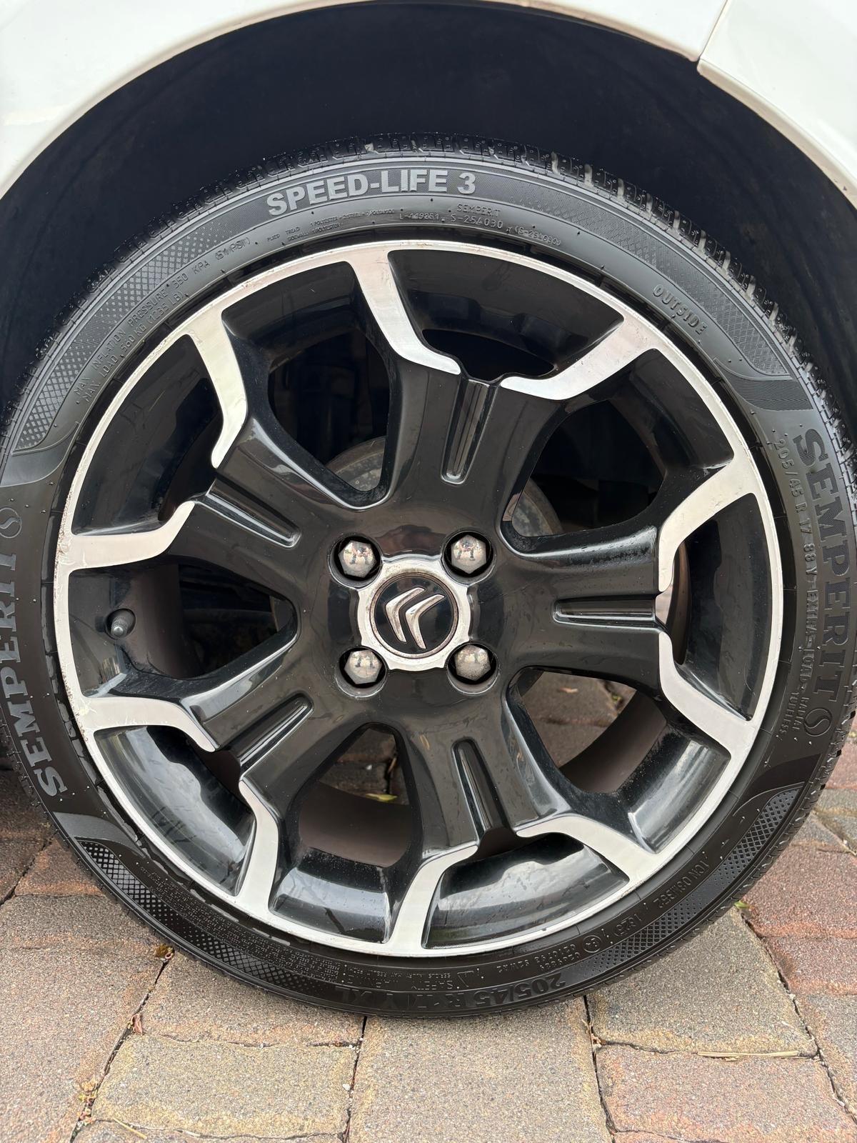 Ds DS3 3 1.4 HDi 70 Just Black