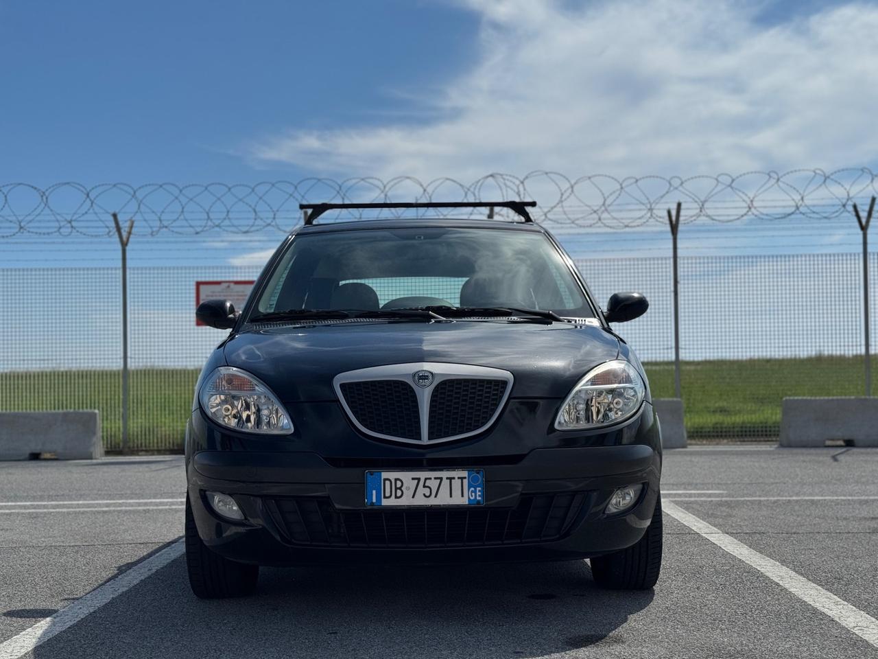 LANCIA YPSILON 1.2 BENZINA MOMO DESING NEO PATENTATI