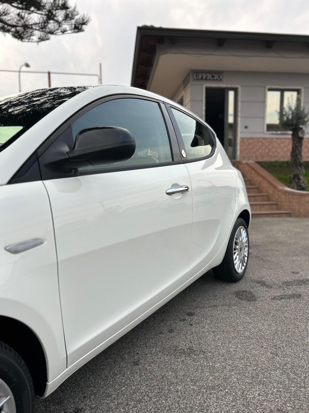 Lancia Ypsilon 1.2 GPL Ecochic Gold