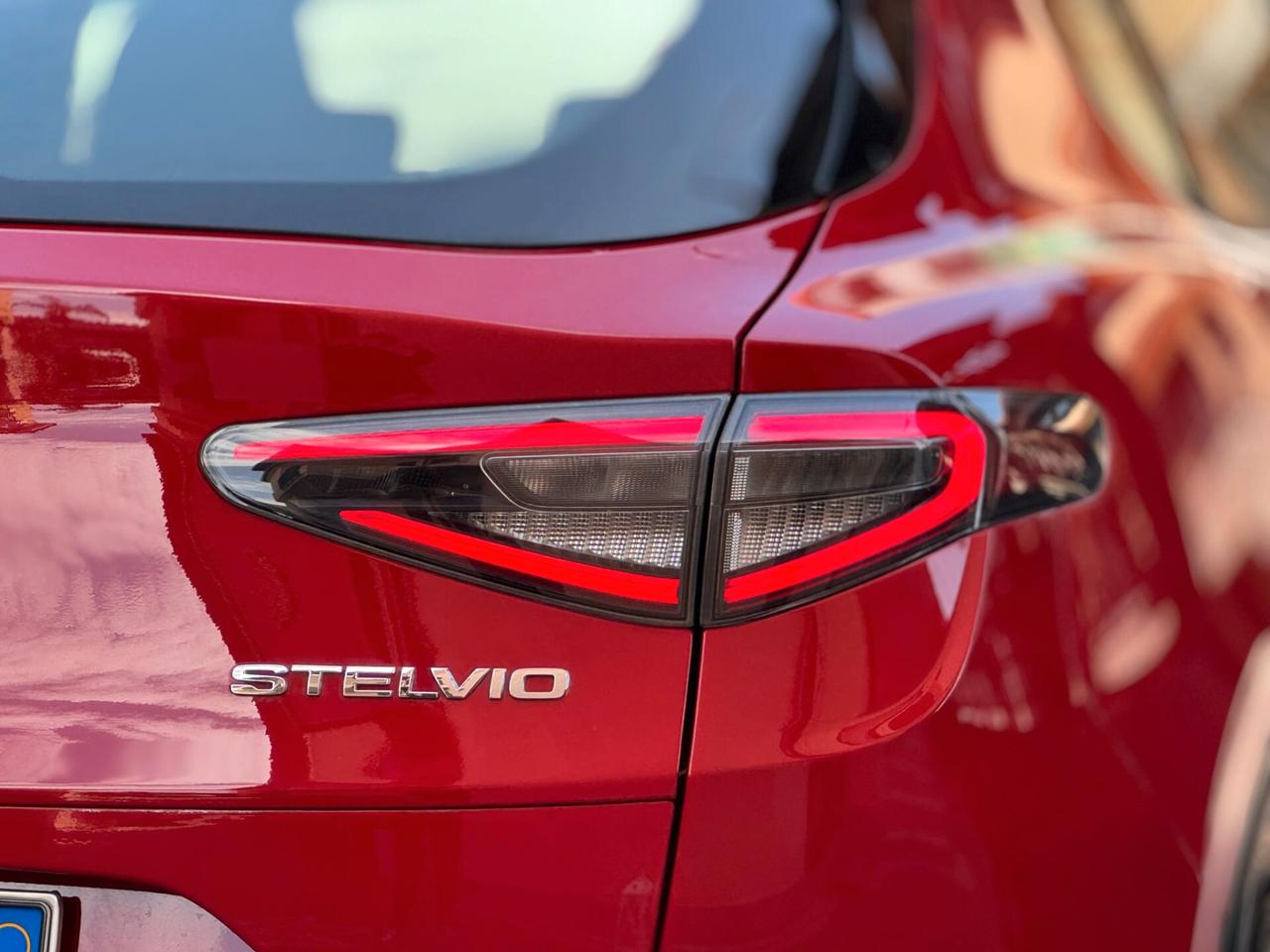 Alfa Romeo Stelvio 2.2 Turbodiesel 160 CV AT8 RWD Super