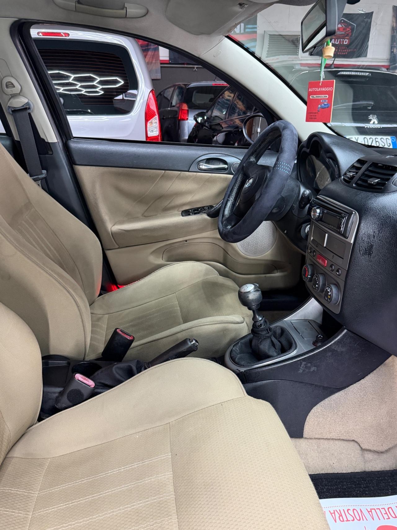 Alfa Romeo 147 1.9 JTD M-JET 16V 5 porte Black Line