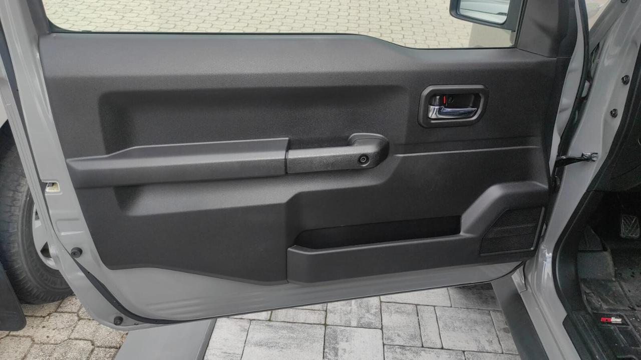 SUZUKI JIMNY TOP 1.5 BENZINA 4 POSTI GANCIO TRAINO