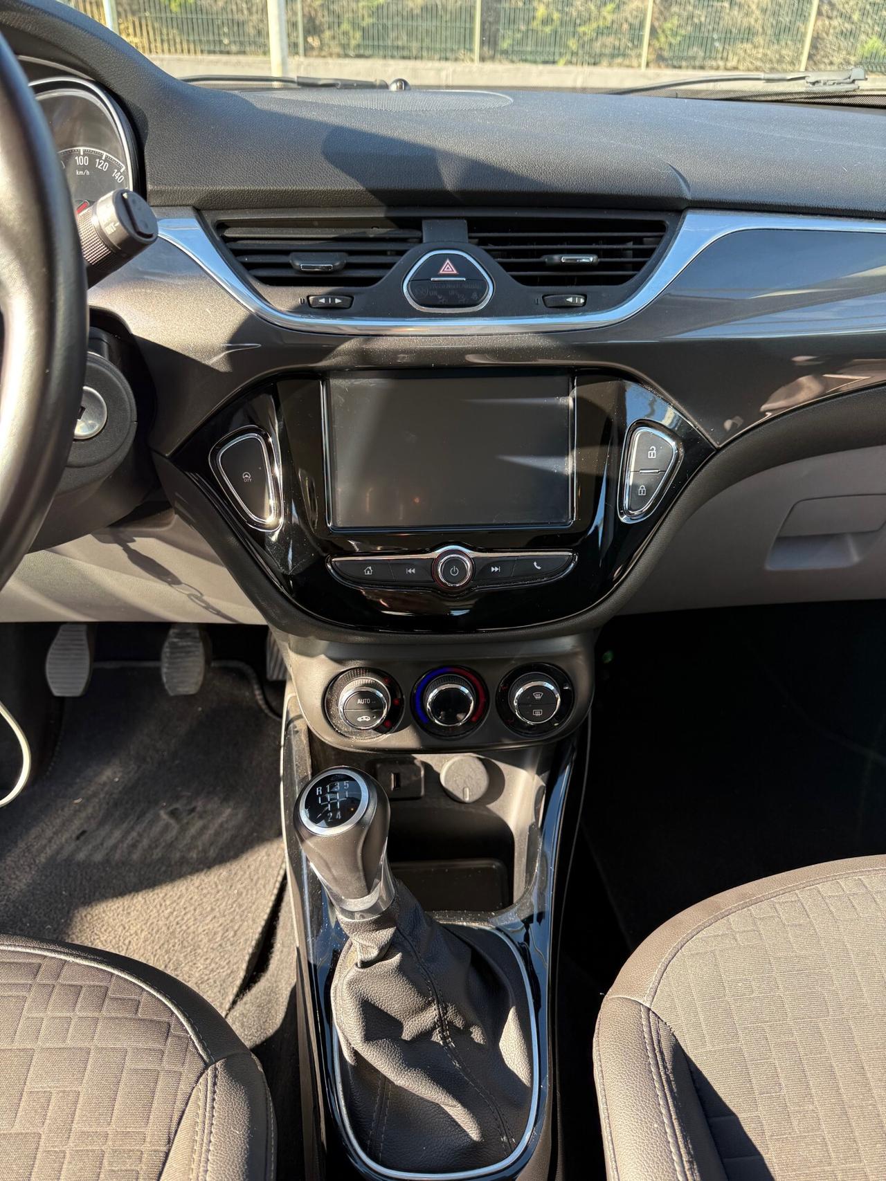 Opel Corsa 1.2 5 porte