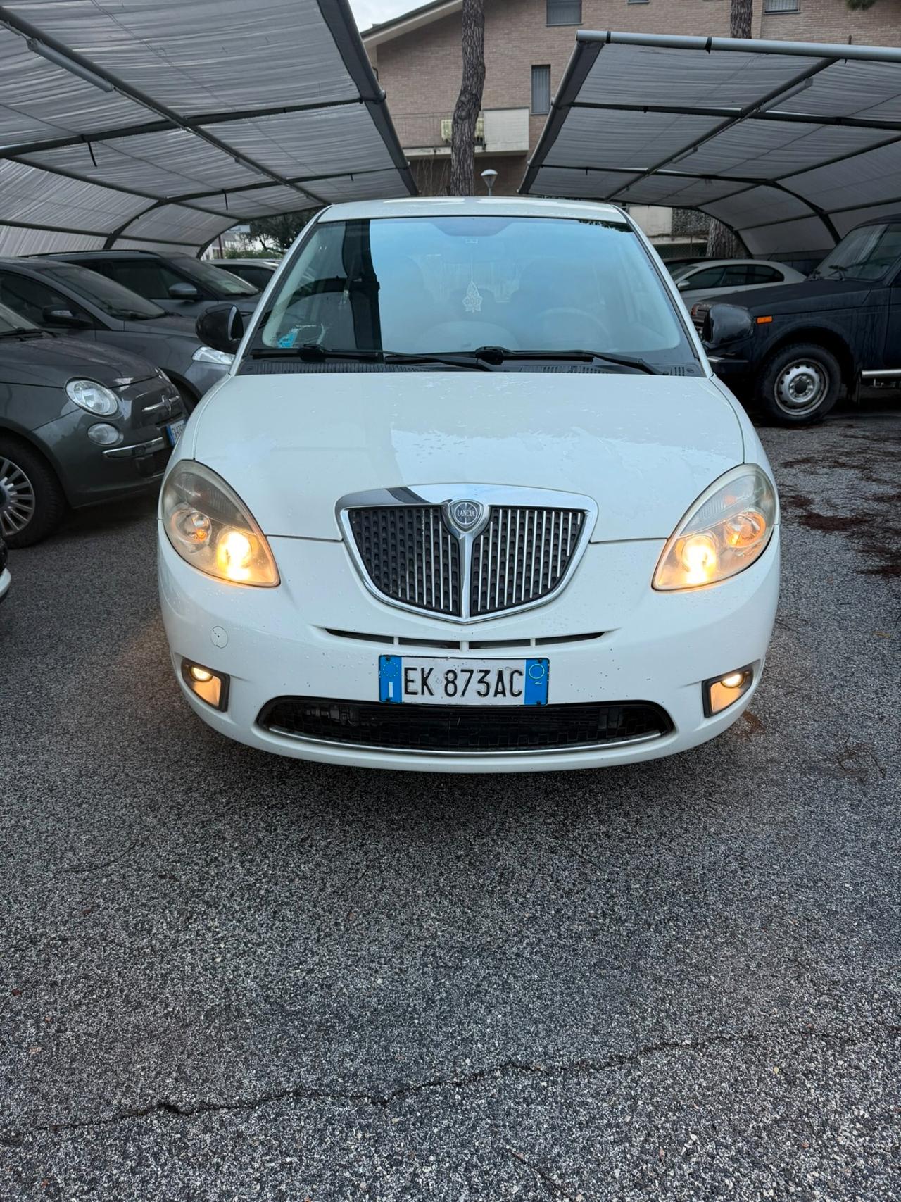 Lancia Ypsilon 1.2 69 CV Unyca