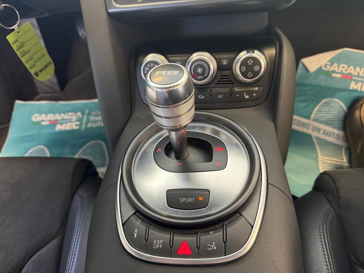 Audi R8 4.2 V8 FSI quattro R tronic