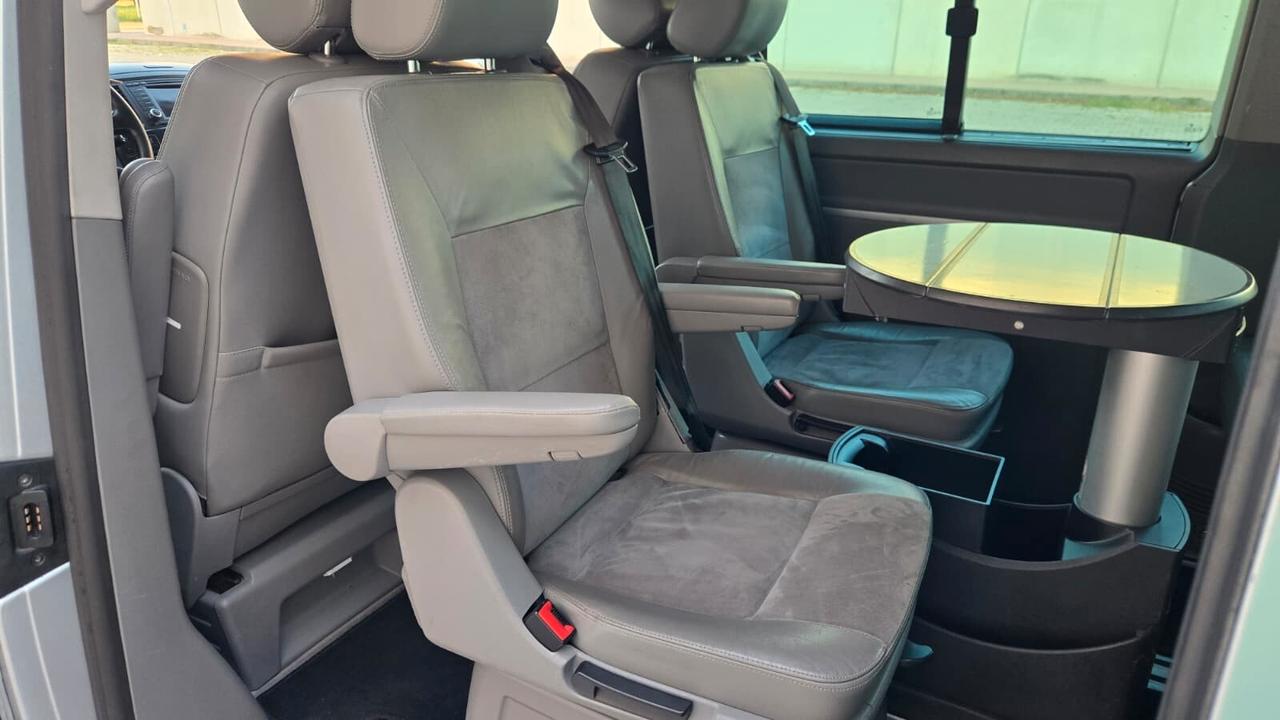 Volkswagen Transporter Caravelle 2.5 TDI/174CV 4mot. highline