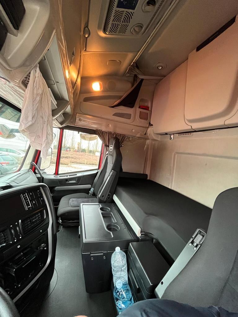 IVECO Stralis 460 NP LNG 4x2 – Retarder – Clima da fermo – 2 letti
