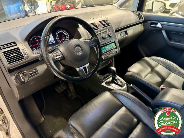 VOLKSWAGEN Touran 2.0 TDI 140CV DSG Highline *NEOPAT*7 POSTI*PELLE*