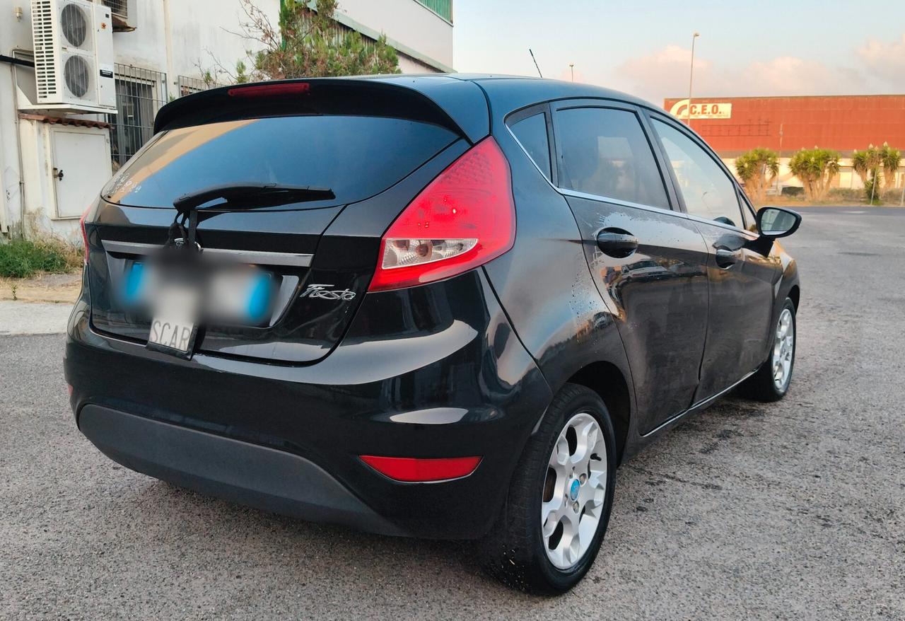 Ford Fiesta 1.5 TDCi 75CV 5 porte Titanium