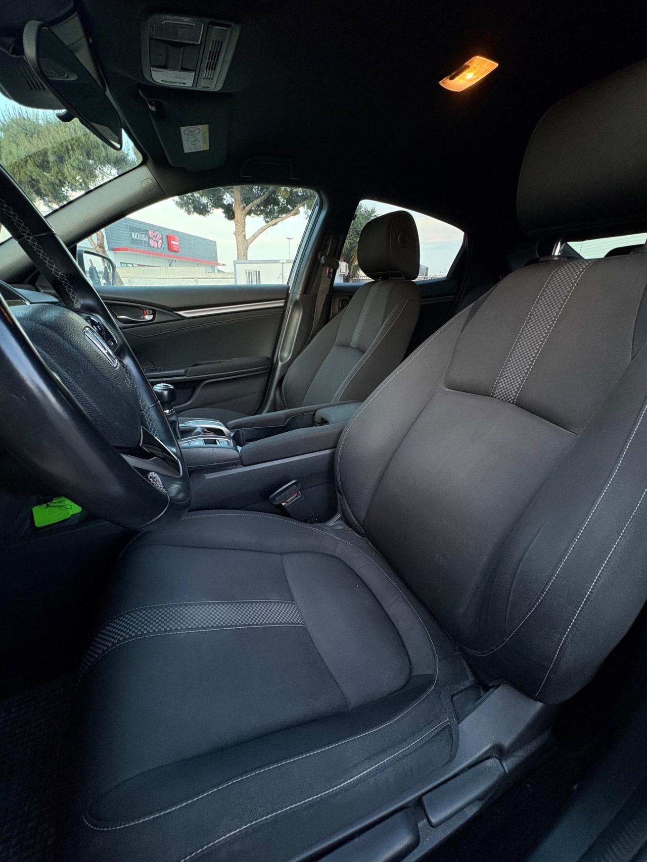 Honda Civic 1.6 5 porte Executive