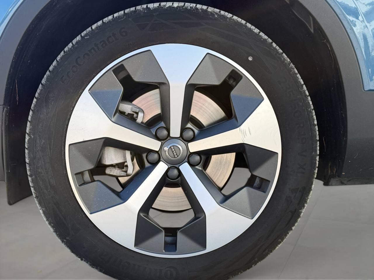 VOLVO XC40 2023 - XC40 2.0 b3 Core auto