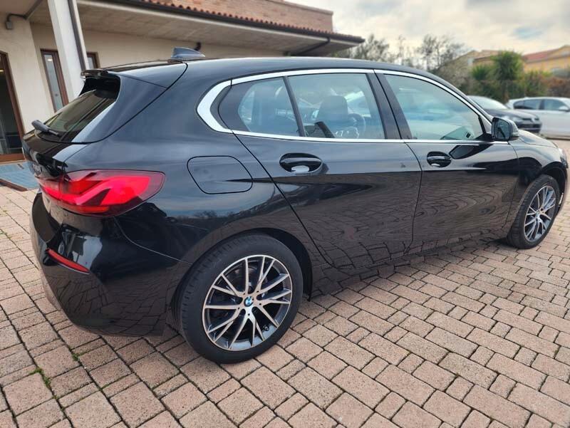 Bmw 118 118i 1.5 benzina 140 CV Luxury