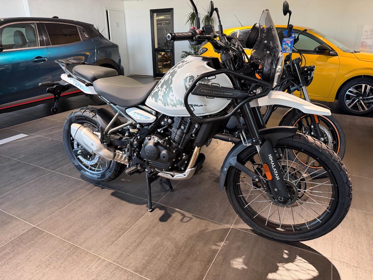 Royal Enfield Himalayan 450 Summit Kamet White