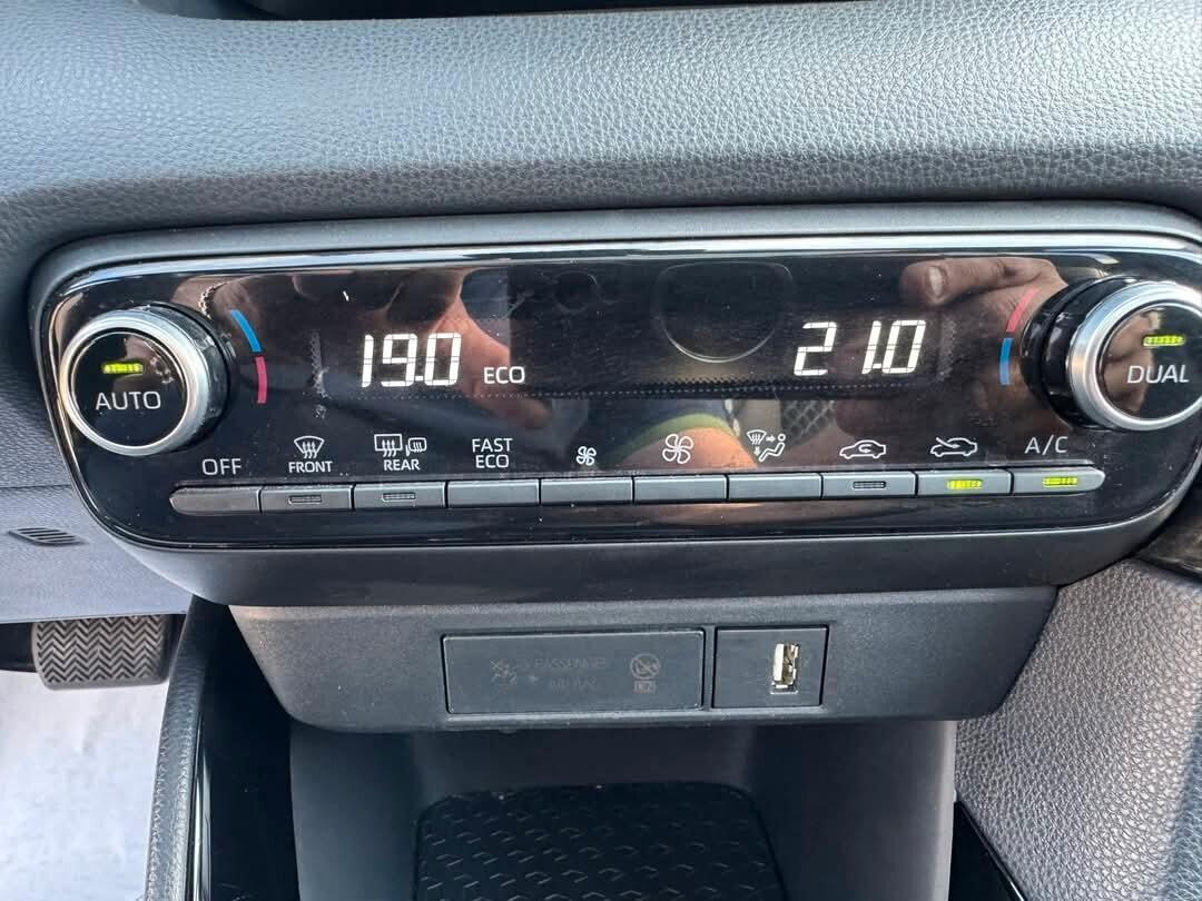 TOYOTA YARIS HYBRID 1.5 BENZINA/ELETTRICA UNICO PROPRIETARIO
