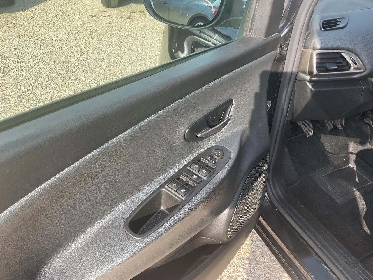 Lancia Ypsilon 1.2 69 CV 5 porte GPL Ecochic Elefantino