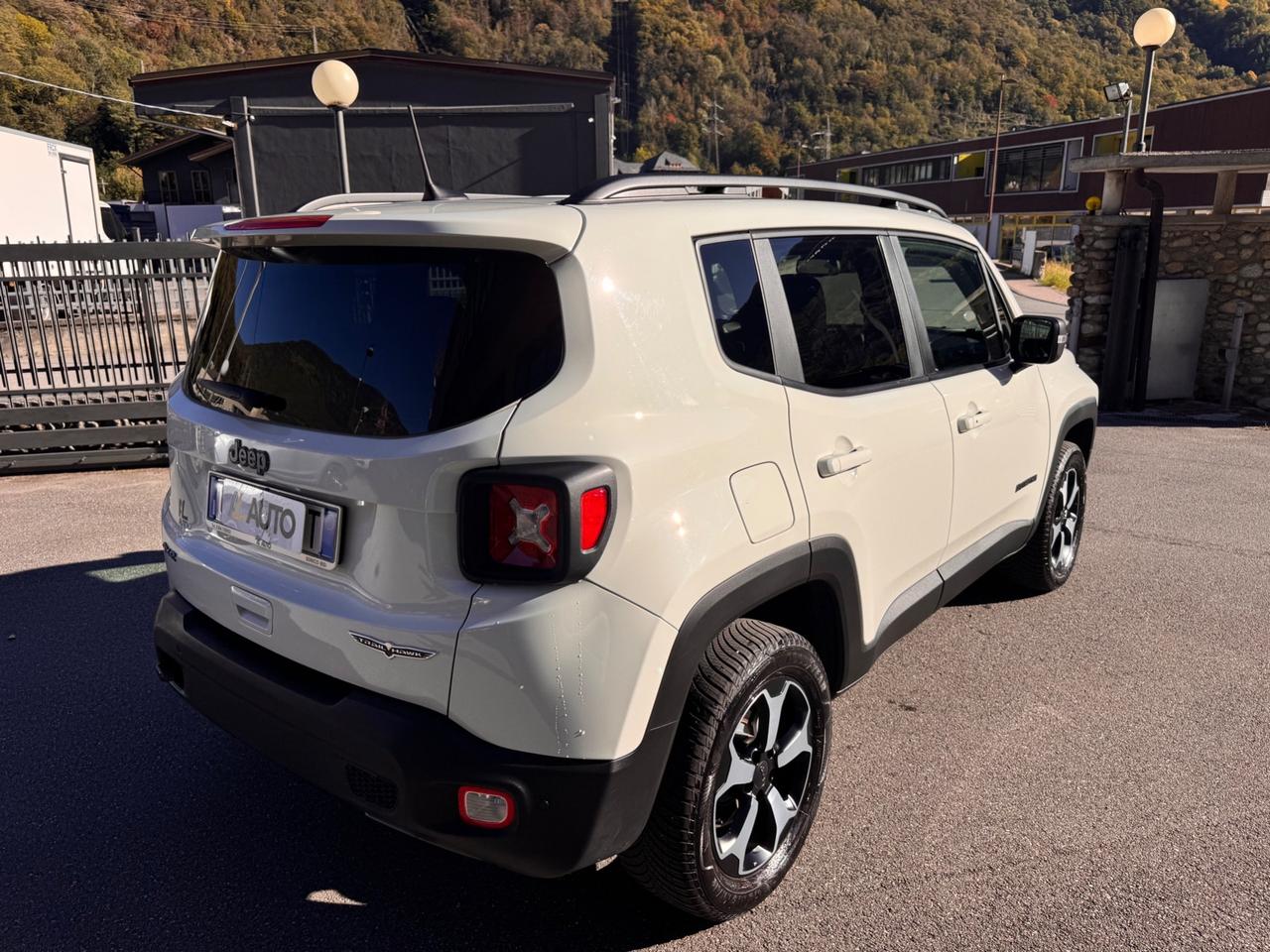 Jeep Renegade 4XE trailhawk 240cv