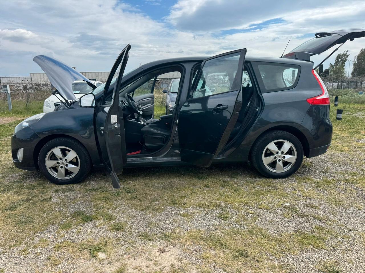 Renault Scenic 1.5 dCi 7 posti SOLO 98.000 KM
