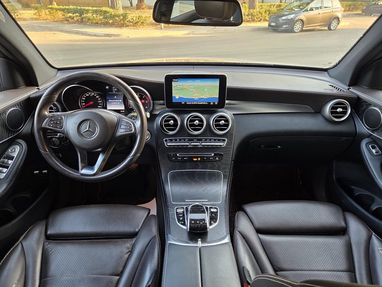 MERCEDES GLC 250 4MATIC PREMIUM + AMG PACK +GANCIO