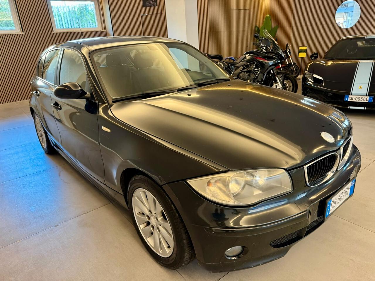BMW SERIE1 118D 5PORTE FUTURA 122CV CERCHI IN LEGA