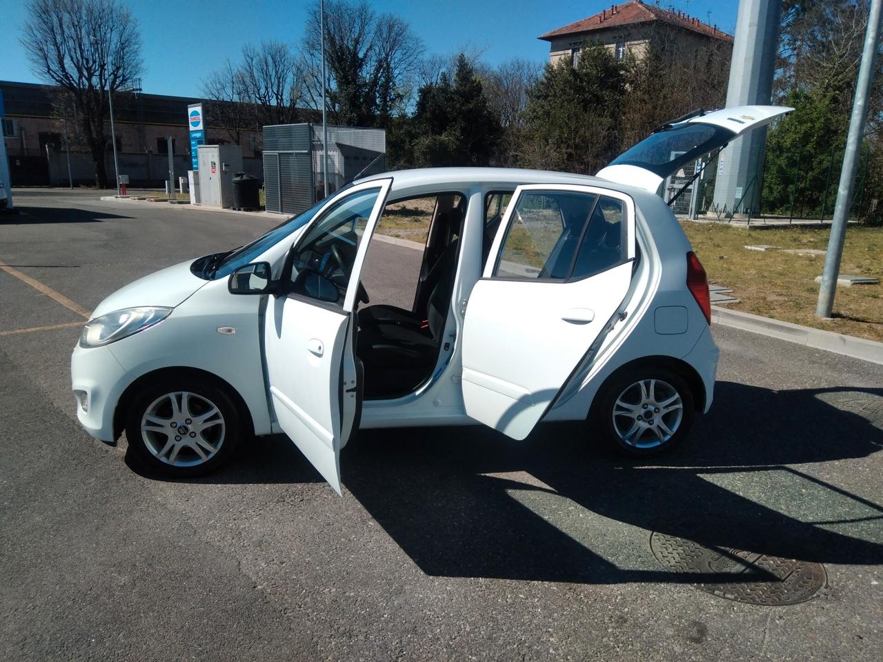 Hyundai i10 1.1 69cv 12V Sound Edition x neopatentati